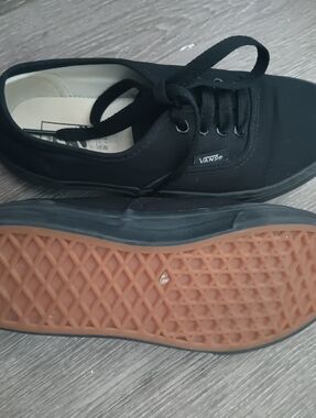 Vans Kids Black Canvas Sneakers with Gum Soles